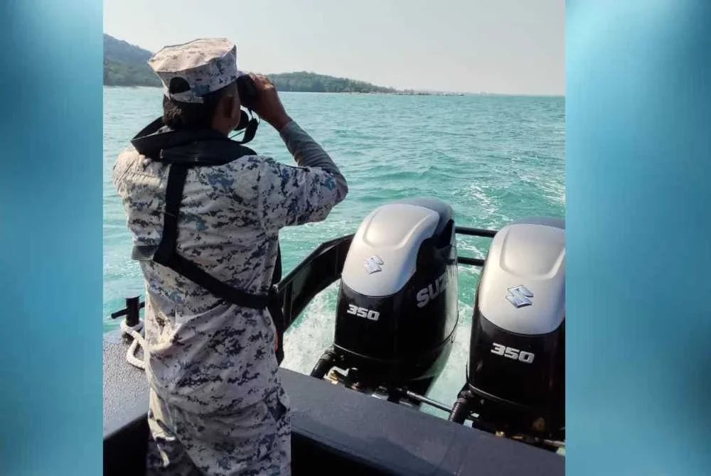 Operasi yang memasuki hari ketiga itu melibatkan aset laut Maritim Malaysia bersama agensi sahabat dengan sektor pencarian meliputi keluasan kira-kira 38.09 batu nautika persegi. Foto Maritim Pahang.