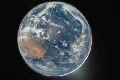 Imej pertama bumi yang dikongsikan NASA pada Jumaat. Foto: NASA