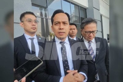 Pasukan peguam yang mewakili Noraidah dalam inkues kematian Zara Qairina bercakap kepada pemberita.