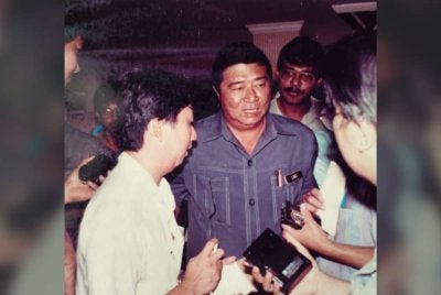 Gambar kenangan Cheng Kang (kiri) ketika sesi temuramah bersama Liong Sik (tengah).