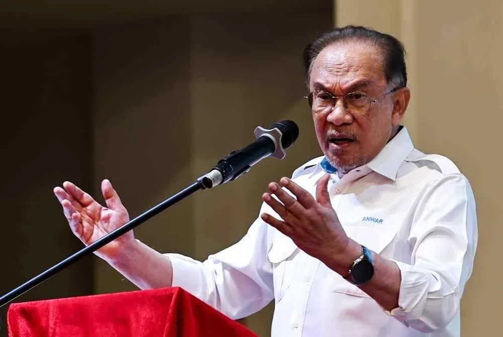 Perdana Menteri Datuk Seri Anwar Ibrahim berucap pada Konvensyen Keadilan Johor 2026 di Cathay Restaurant Eco Spring Johor hari ini.
--fotoBERNAMA (2026) HAK CIPTA TERPELIHARA