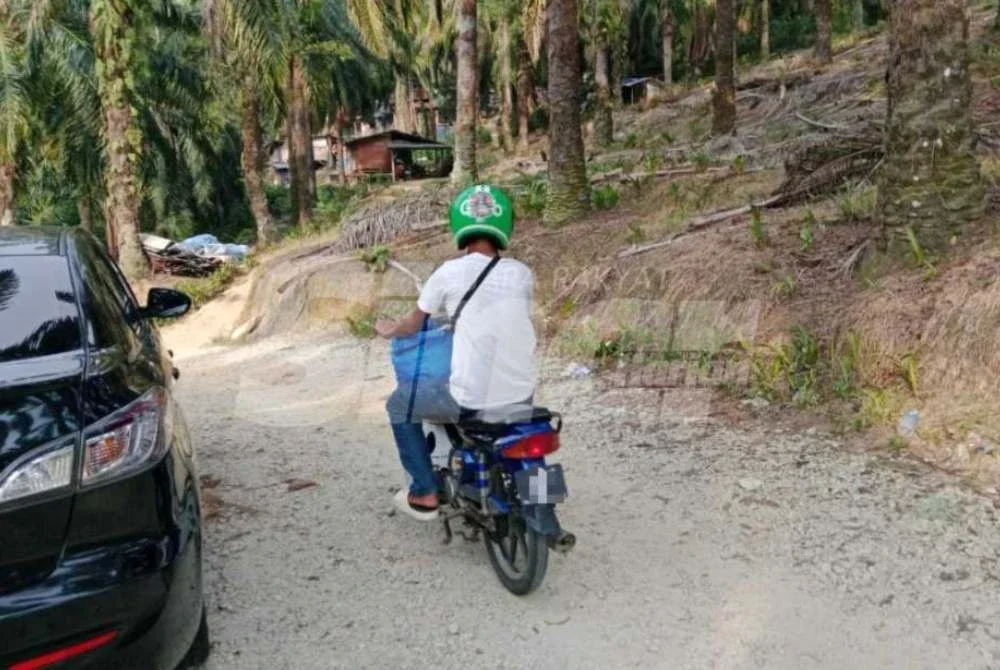 Individu dipercayai penghuni di salah sebuah penempatan haram di sini.