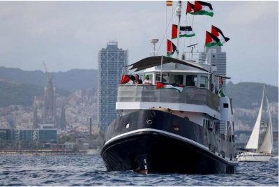Delegasi Global Sumud Flotilla yang menghimpunkan lebih 80 kapal dan 1,000 peserta dari seluruh dunia, dijadual berlepas dari Barcelona ke Gaza pada 12 April. - Foto fail Reuters