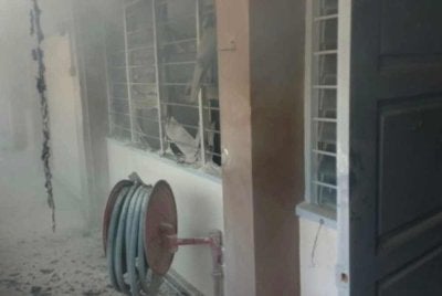 Keadaan bilik darjah sekolah tersebut yang terbakar pada Isnin. FOTO:JBPM