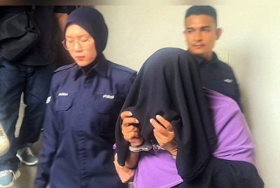 Pihak polis membawa Mulyati ke Mahkamah Majistret Petaling Jaya pada tiga tahun lalu.