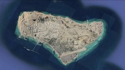 Siri letupan kedengaran di Pulau Kharg milik Iran di Teluk susulan serangan udara AS-Israel. 