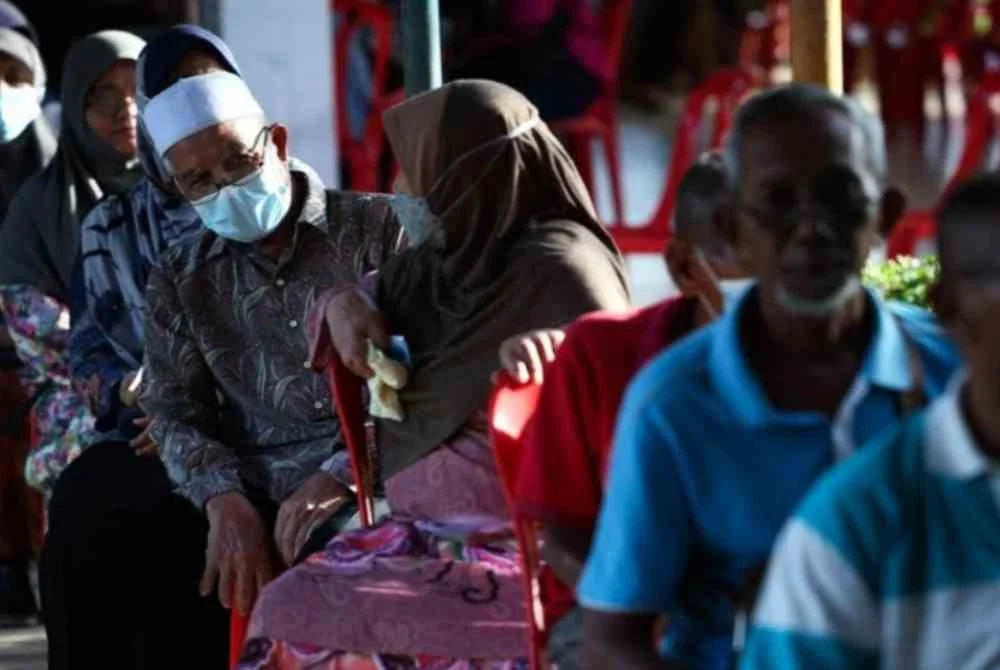 Dijangka menjelang 2030 kita akan mencapai status negara menua dengan jumlah warga emas mencecah 5.8 juta orang. Gambar hiasan