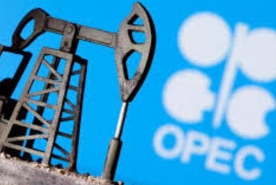 Pengeluaran OPEC turun sebanyak 7.56 juta tong sehari, atau kira-kira 25 per cnet, kepada 22 juta sehari pada Mac - Foto: Agensi