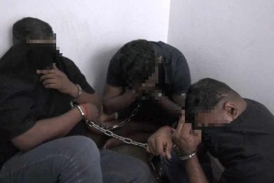 Ketiga-tiga suspek dibawa ke Mahkamah Majistret Ipoh bagi permohonan reman dan dibenarkan selama dua hari bagi membantu siasatan lanjut.