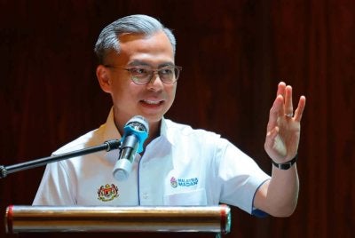  Menteri Komunikasi, Datuk Fahmi Fadzil. Foto Bernama
