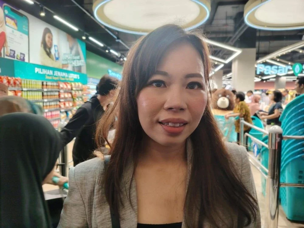 YVONEE YONG