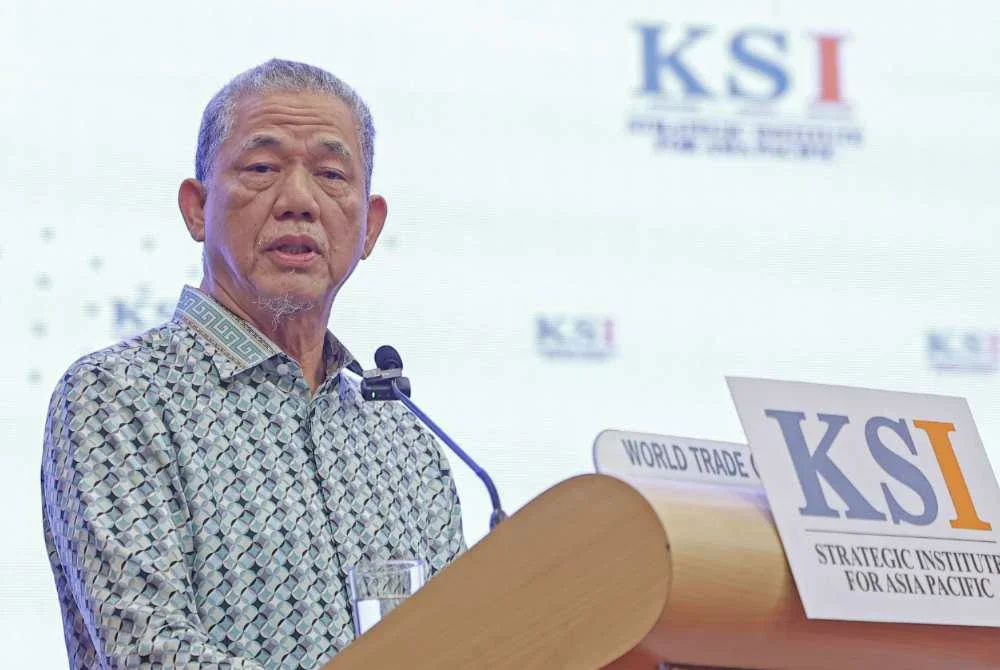 Fadillah dalam ucaptama bersempena dengan Sidang Kemuncak Tenaga, Air dan Perubahan Iklim Malaysia 2026 di sini pada Khamis. Foto Bernama