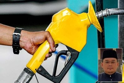Ahmad Fahmi (gambar kecil) berkata, terdapat wacana semasa yang mengaitkan isu harga minyak dan geopolitik dengan dakwaan bahawa umat Islam ditipu.