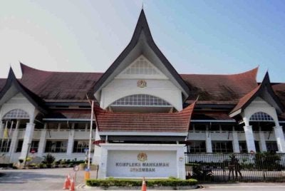 Tiga lelaki warga Bangladesh mengaku tidak bersalah di Mahkamah Sesyen Seremban, pada Khamis atas pertuduhan menculik rakan senegara bagi mendapatkan wang tebusan berjumlah RM20,000 bulan lalu.