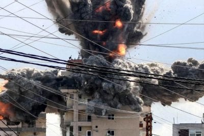 Serangan udara Israel ke atas Beirut dan kawasan sekitarnya meragut nyawa sekurang-kurangnya 112 orang serta mencederakan 837 orang lain - Foto: Agensi
