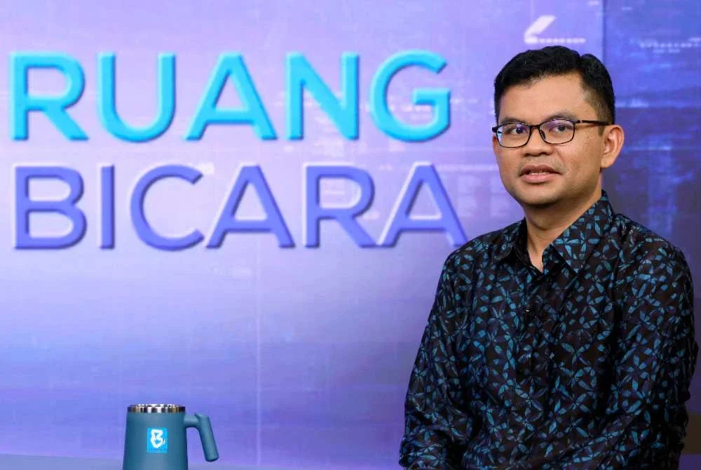 Akmal Nasrullah ketika hadir pada program Ruang Bicara bertajuk Mendepani Krisis Tenaga Global: Ikhtiar Perkukuh Ketahanan Ekonomi di Wisma Bernama malam ini. - Foto: Bernama