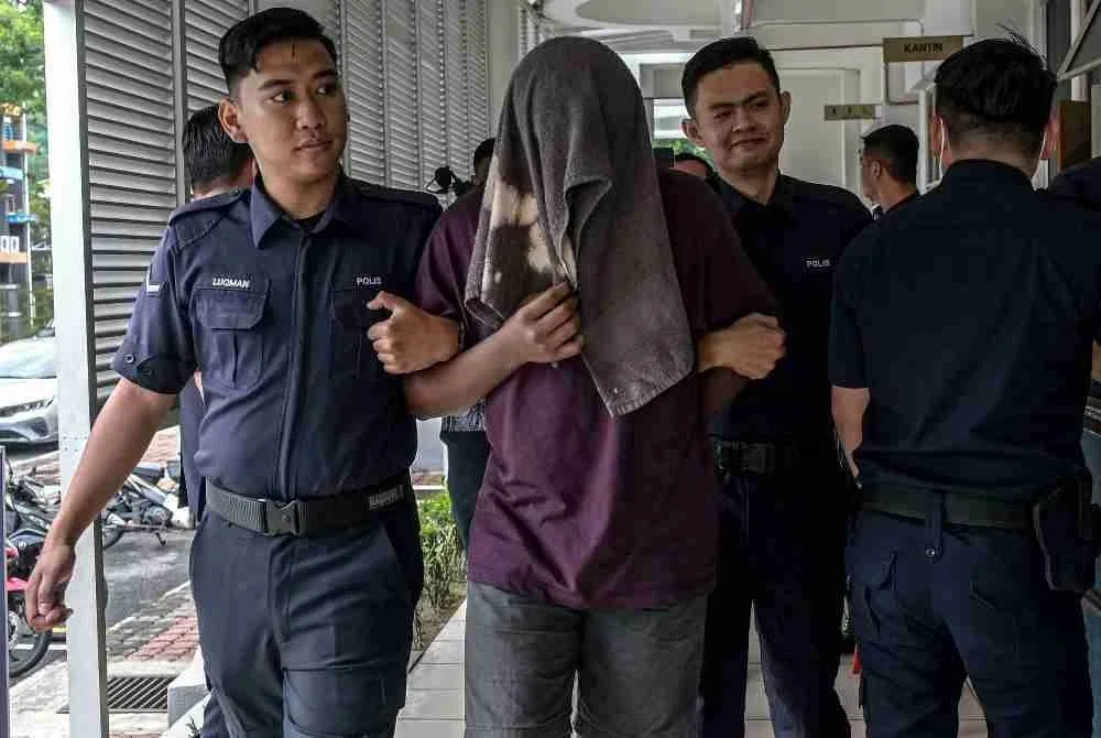 Seorang penghuni sebuah rumah kebajikan kanak-kanak mengaku tidak bersalah di Mahkamah Majistret Selayang hari ini atas empat pertuduhan melakukan amang seksual fizikal, bukan fizikal serta persetubuhan luar tabii terhadap seorang kanak-kanak lelaki. Foto Bernama