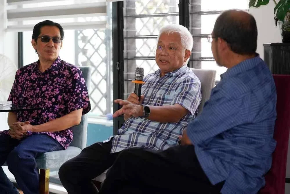 Hussamuddin menyampaikan ucapan pada program Komuniti Membaca yang menghimpun penerbit, penggiat dan penggerak buku pada Sabtu. Foto: Sinar Harian/ Rosli Talib