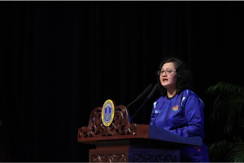 Dr Azlinda ketika berucap merasmikan JMU 2026.