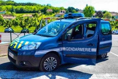Polis Perancis menahan seorang lelaki berusia 43 tahun yang dituduh mengurung anak lelakinya yang berusia sembilan tahun di dalam sebuah van penghantaran selama lebih setahun - Foto: Agensi