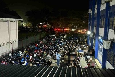 Sebanyak 117 motosikal disita dalamOp Samseng Jalanan yang dijalankan di jejambat Simpang Lawin, Jalan Kuala Kangsar–Gerik, pada malam Jumaat.