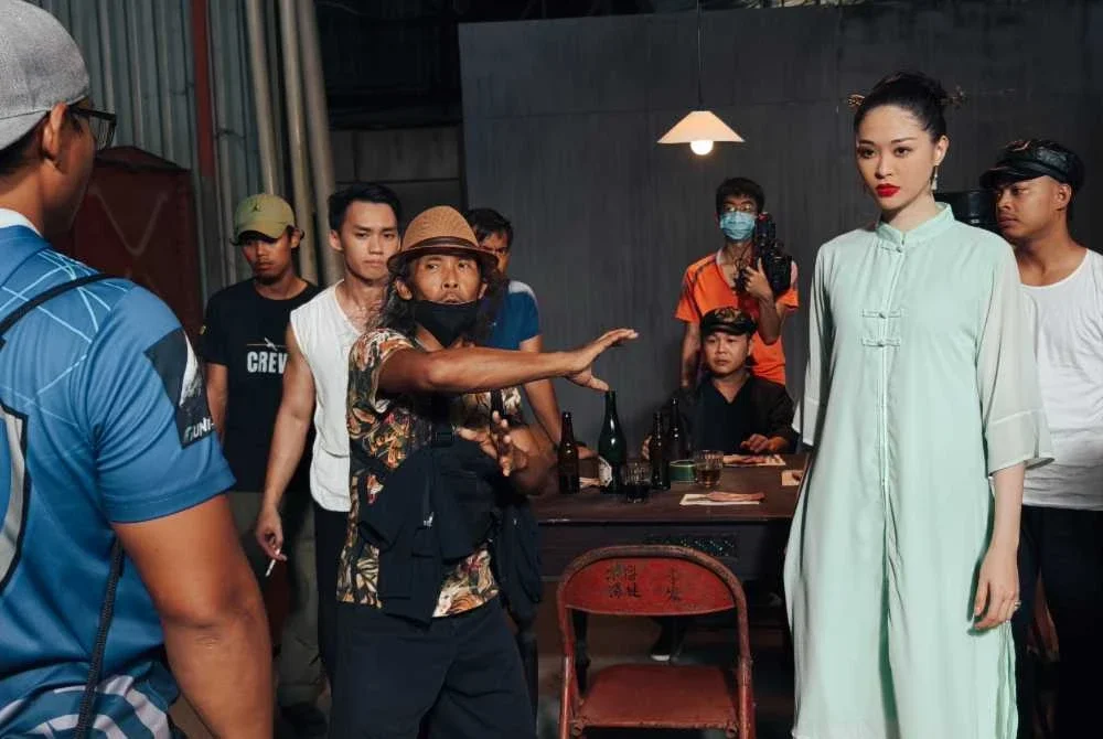 Selain berlakon, Yayan Ruhidian turut bertindak sebagai koreografer bagi babak aksi.