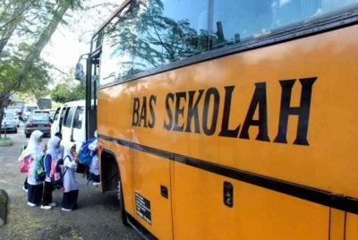 Kira-kira 2,000 pengusaha bas sekolah berdaftar (van) dijangka terpaksa menaikkan kadar tambang mulai bulan depan susulan tekanan kos bahan api.