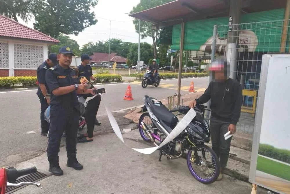 JPJ Melaka menyita dua motosikal yang dikesan melakukan pelbagai kesalahan serius.