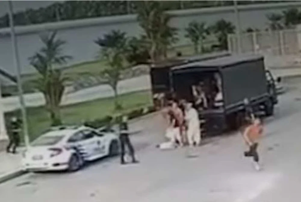 Tular di media sosial video berdurasi kira-kira 30 saat memaparkan sebuah lori diiringi Unit Kereta Peronda (MPV) polis yang dipercayai membawa beberapa tahanan reman ke Penjara Sungai Buloh.