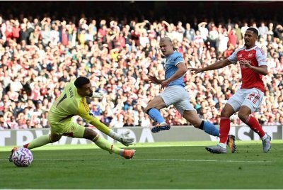 Pusingan pertama EPL di Emirates menyaksikan Arsenal dan City terikat 1-1.