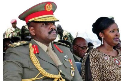 Muhoozi Kainerugaba dan isterinya Charlotte Kutesa dalam satu majlis pada 2016. Foto AFP