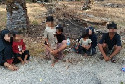 Antara PATI yang ditahan Maritim Selangor di sini pada Ahad.