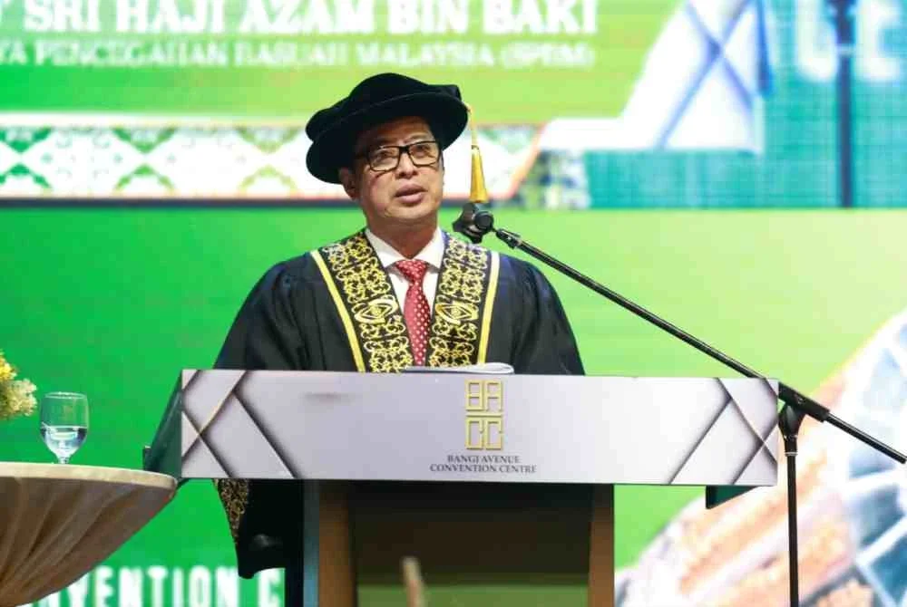 Azam semasa Majlis Konvokesyen CeIO di Pusat Konvensyen Bangi Avenue di Kajang pada Selasa. Foto: SPRM