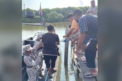 Mayat Khin Maung Tun ditemukan oleh pasukan Operasi Mencari dan Menyelamat pada Isnin. Foto Maritim Malaysia
