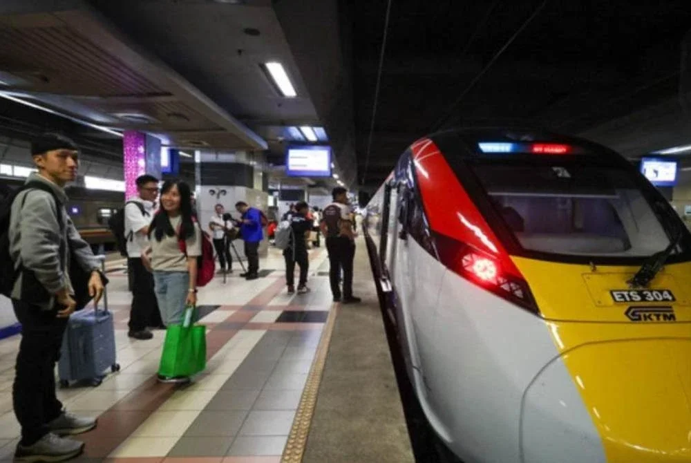 Diskaun 30 peratus diberikan bagi perjalanan menggunakan tren elektrik ETS dan ERT untuk menggalakkan penggunaan pengangkutan awam. Foto fail Bernama