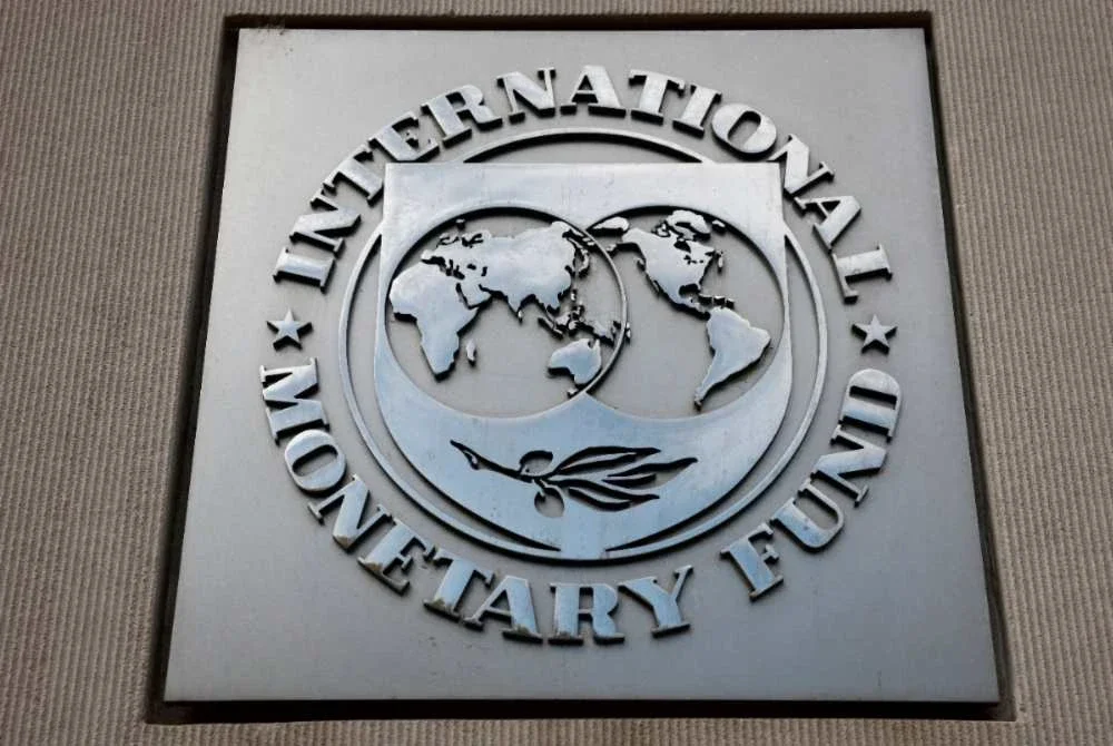 IMF turut memberi amaran pertumbuhan global boleh merosot kepada 2 peratus dengan inflasi meningkat sehingga 6 peratus. Foto Reuters