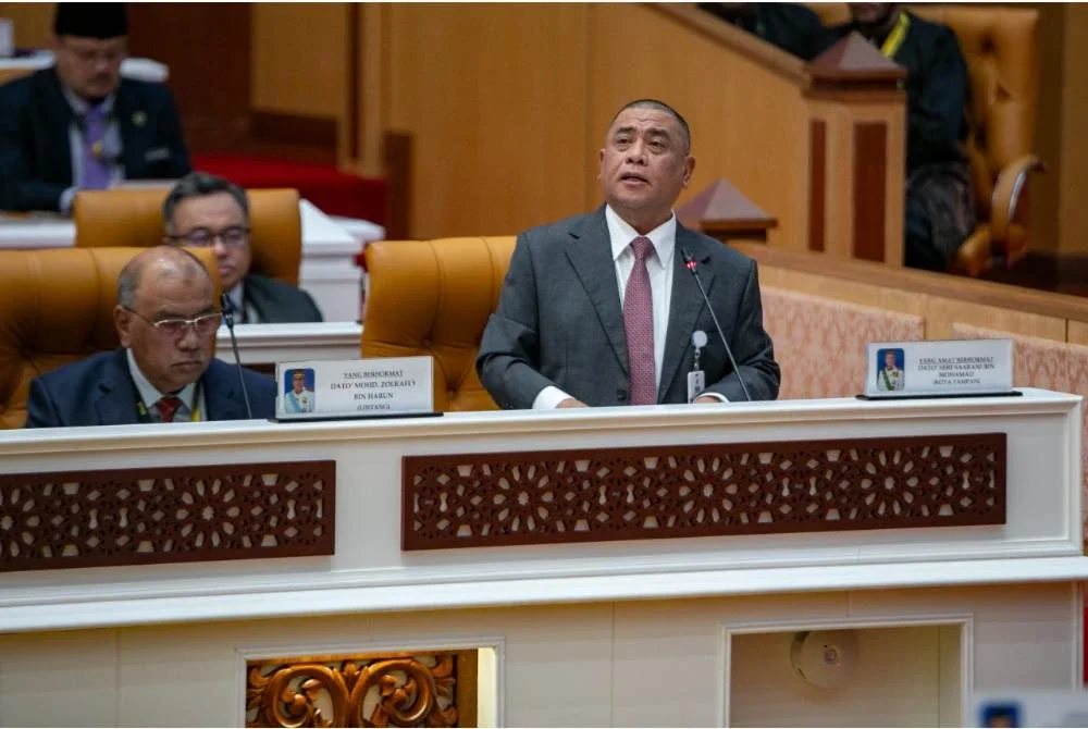 Saarani ketika menjawab soalan tambahan Kor Ming sempena Mesyuarat Pertama Tahun Keempat, Dewan Negeri Perak ke-15 di Bangunan Perak Darul Ridzuan di sini pada Rabu.