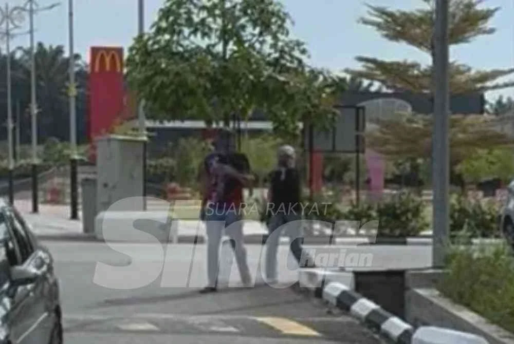 Pasangan itu tiba di IPD Jasin secara bersama pada Rabu.