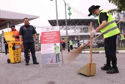  Sebanyak 2,974 Notis Pemberitahuan Kesalahan (NPK) berkaitan pembuangan sampah kecil telah dikeluarkan sejak penguatkuasaan bermula 1 Januari lepas.