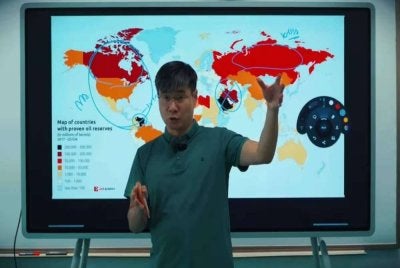 Ramalan terbaharu itu dibuat beliau menerusi saluran Predictive History pada 2 April lalu. - Foto Agensi