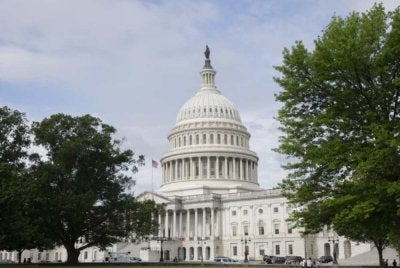 Senat AS pada Rabu menyekat usaha Parti Demokrat yang bertujuan mengehadkan kuasa perang Presiden Donald Trump terhadap Iran - Foto: Agensi