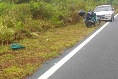 Lokasi mangsa yang dilaporkan melanggar seekor babi melintas secara tiba-tiba di Jalan Parit 8, Sri Gambut, Sungai Besar pada Rabu.