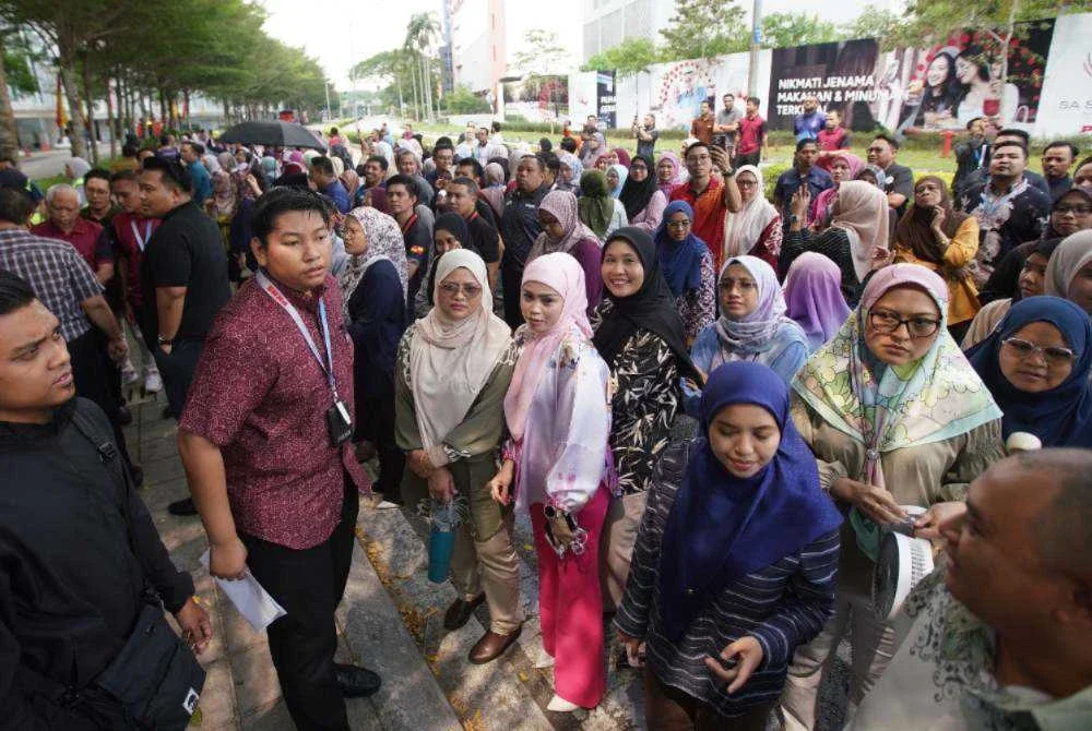 Latihan ini penting untuk memastikan semua warga kerja bersedia menghadapi situasi kecemasan sebenar termasuk memahami laluan keluar, tempat berkumpul serta peranan masing-masing.