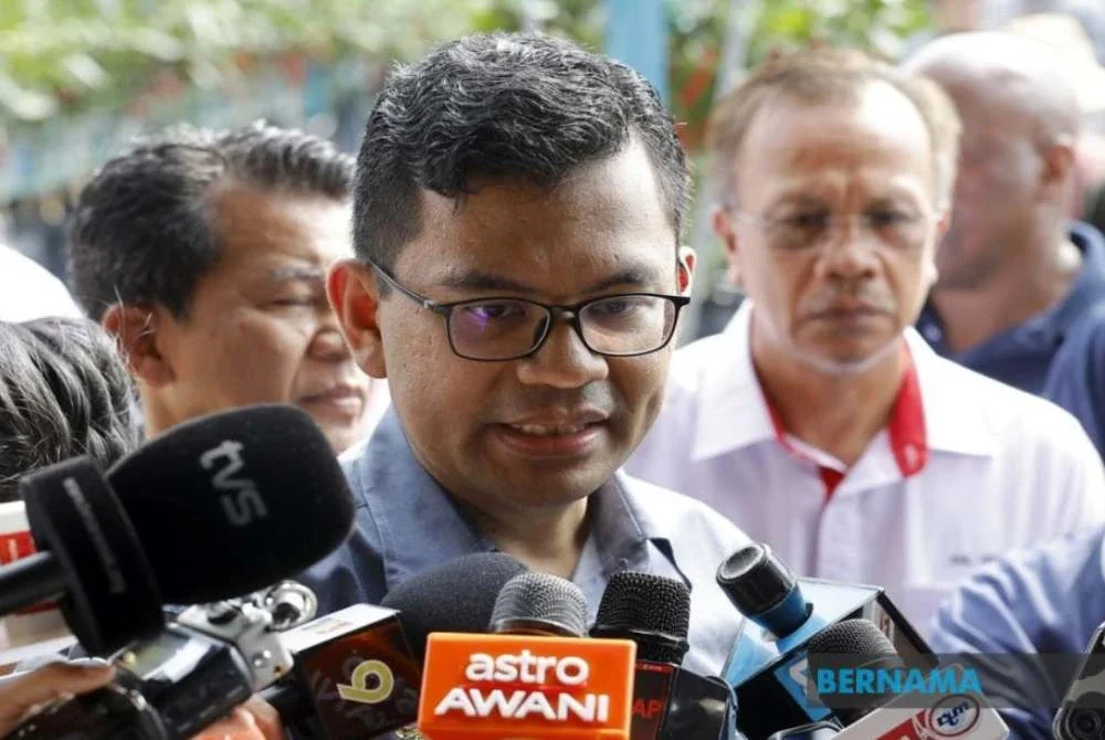 Akmal Nasrullah ketika ditemui pemberita selepas mengadakan lawatan ke Projek IPR-INTAN di sini pada Jumaat. 