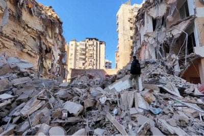 Kesan serangan Israel di selatan Beirut. - Foto Reuters