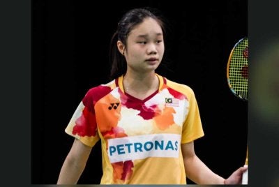 Jie Yu dipanggil bagi bergandingan dengan Thinaah selepas Pearly menarik diri Piala Uber akibat kecederaan. 