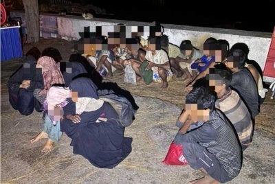 Maritim Malaysia Pulau Pinang menahan 25 warga Myanmar kerana masuk ke negara ini secara haram.