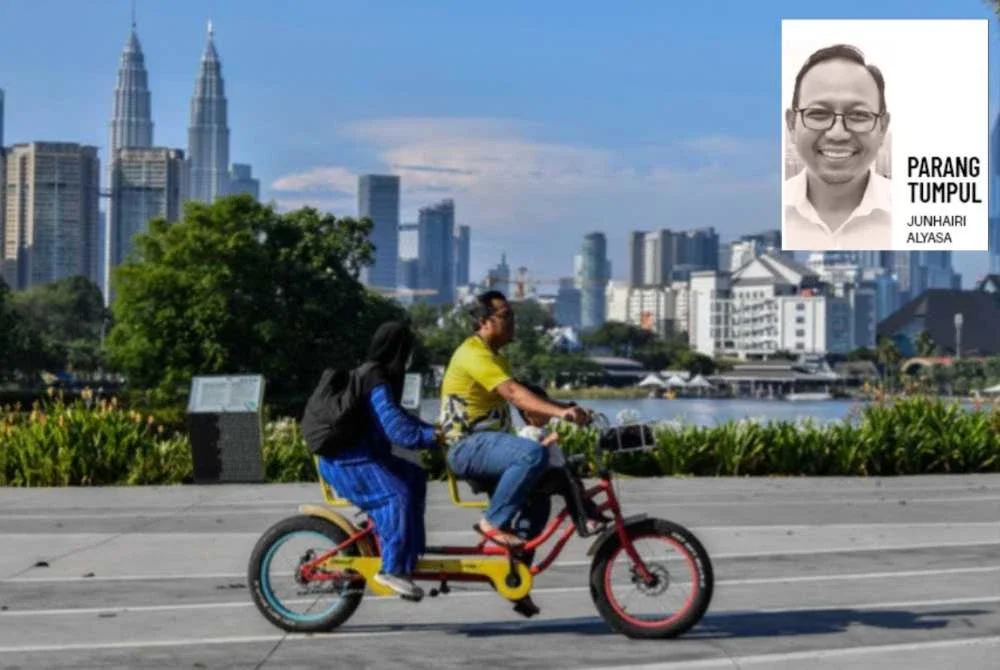 Menggunakan basikal untuk jarak perjalanan dekat antara cadangan yang dikemukakan untuk menangani impak kenaikan harga minyak. Foto hiasan