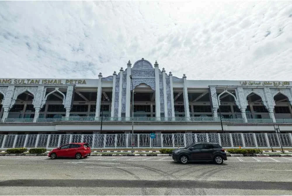 LTSIP bakal mempunyai penerbangan terus ke Jakarta, Indonesia dan Bangkok, Thailand dalam masa terdekat. Foto fail Bernama