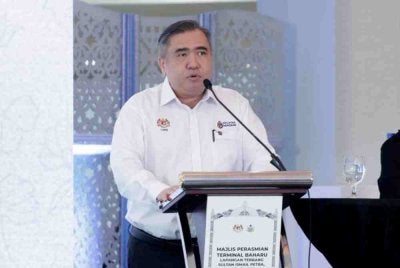 Anthony berucap pada Majlis Perasmian Terminal Baharu LTSIP Pengkalan Chepa yang dirasmikan oleh Perdana Menteri, Datuk Seri Anwar Ibrahim.